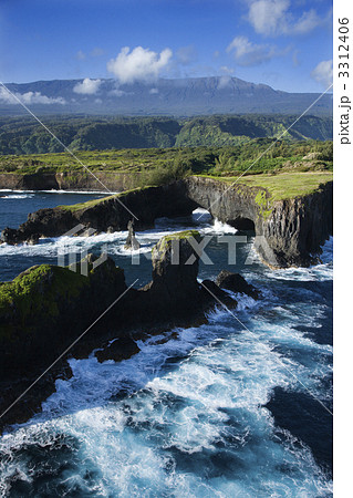 Maui coast. 3312406