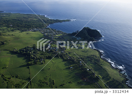 Aerial Maui landscape. 3312434