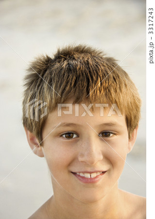 Portrait of smiling boy. 3317243