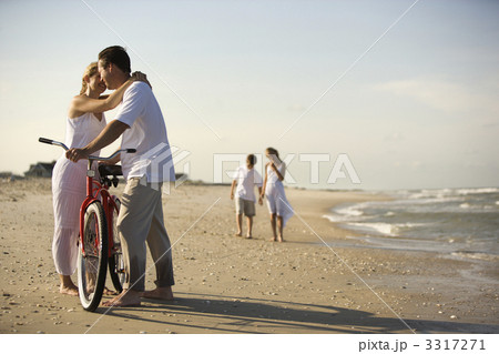Family at the Beach 3317271