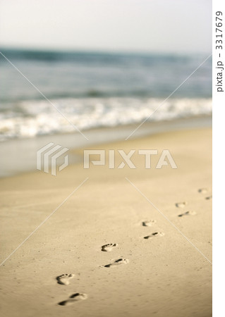 Footprints in sand. 3317679