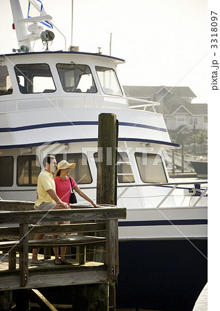 Couple at dock. 3318097
