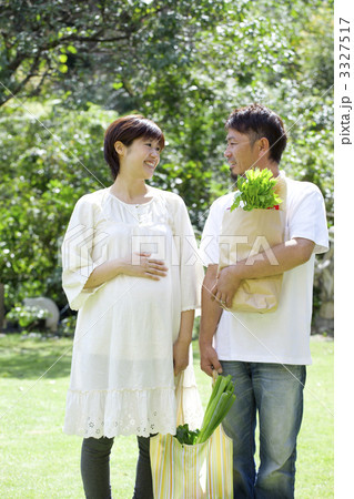 買い物をした夫婦 3327517
