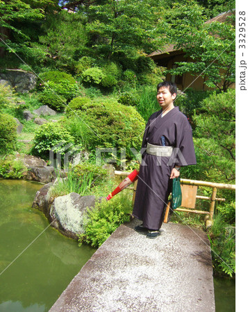 着物姿の男性 着物姿の男性 3329528