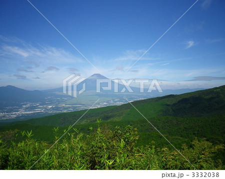 芦ノ湖スカイライン　杓子峠１０３０ｍからの富士山と裾野 3332038