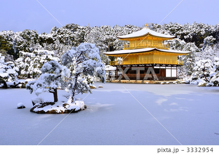 金閣鹿苑寺　雪晴れ景色3　2011.1.1 3332954