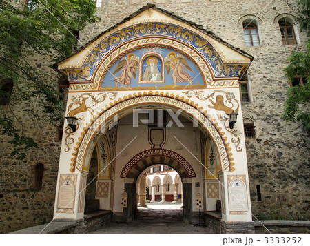 世界遺産「リラ修道院」の裏門（ブルガリア） 3333252