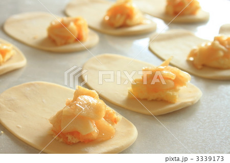 お菓子作り　アップルパイ 3339173