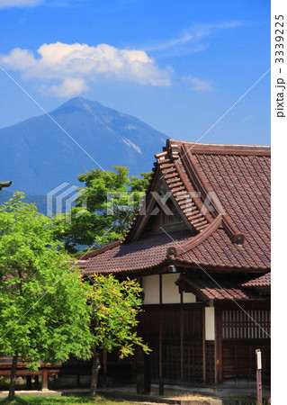 日新館と磐梯山 3339225