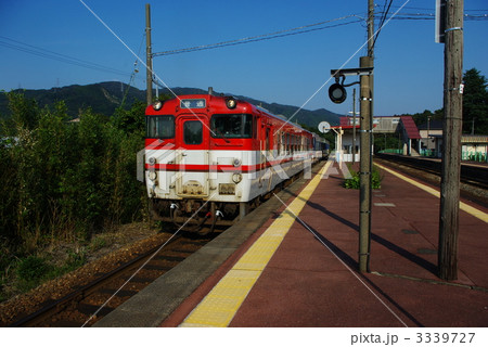 磐越西線馬下駅　キハ４８－５２３ 3339727