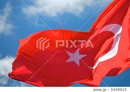 風にたなびくトルコ国旗の写真素材