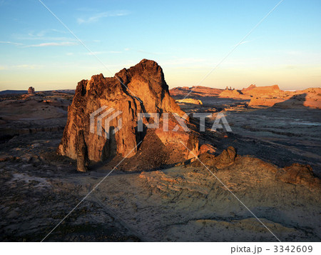Rocks in desert. 3342609