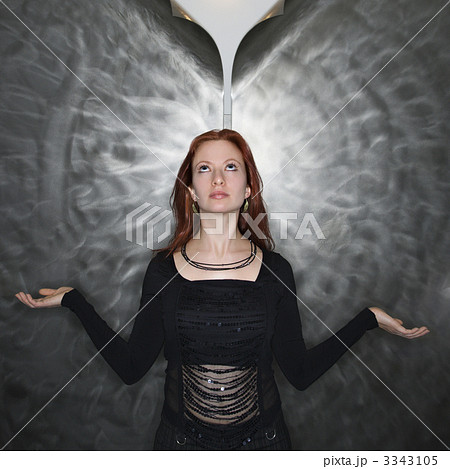 Woman meditating. 3343105