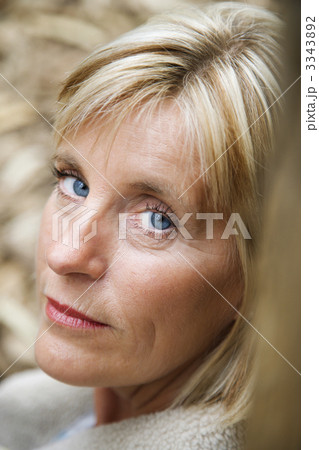 Head shot of woman. 3343892