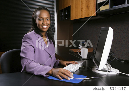 Business woman working. Business woman working. 3344157