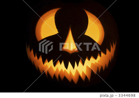 Glowing jack-o'-lantern. 3344698