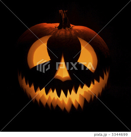 Glowing jack-o'-lantern. 3344699