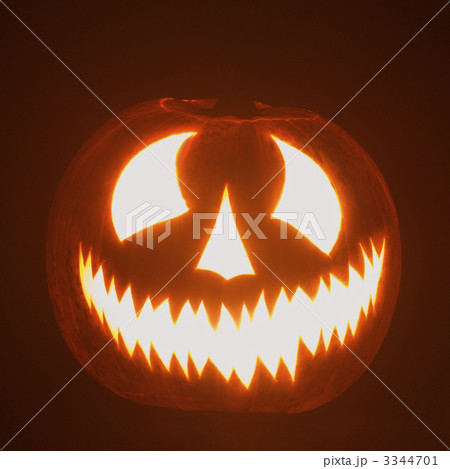 Glowing jack-o'-lantern. 3344701