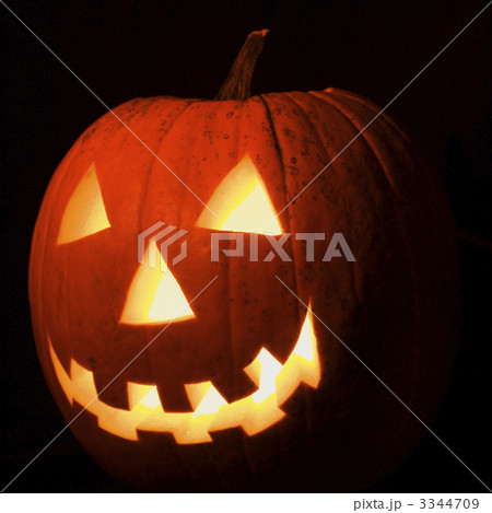 Glowing jack-o'-lantern. Glowing jack-o'-lantern. 3344709