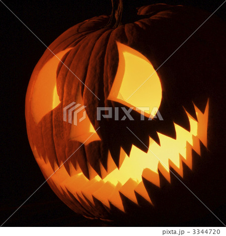 Halloween jack-o-lantern. 3344720