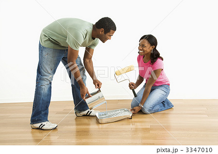 Couple preparing to paint. 3347010