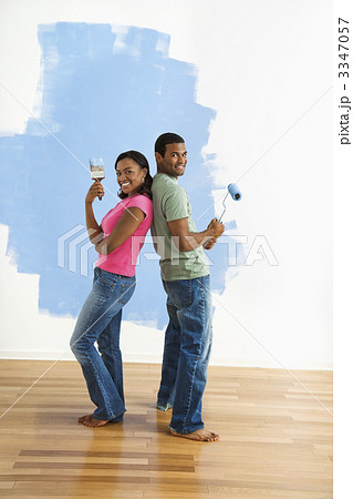 Couple portrait with paint supplies. 3347057