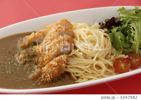 カツカレーパスタ 3347982
