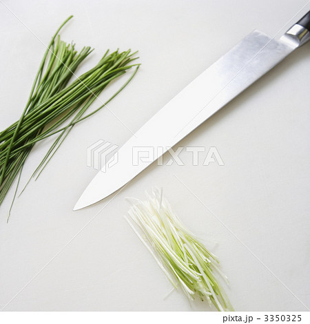 Chives with knife. 3350325
