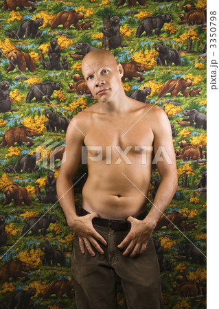 Shirtless male portait. 3350798