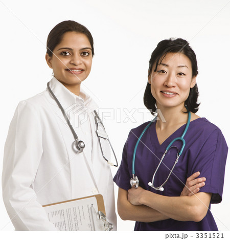Women doctors. 3351521