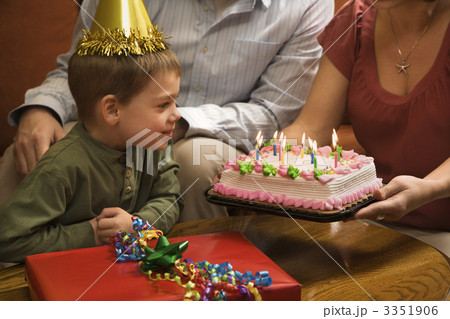 Boy at birthday party. 3351906
