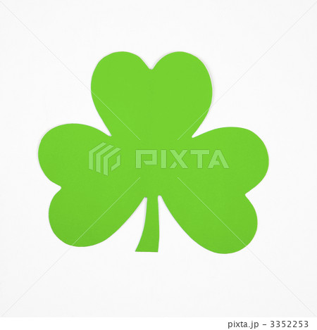 Green paper shamrock. 3352253
