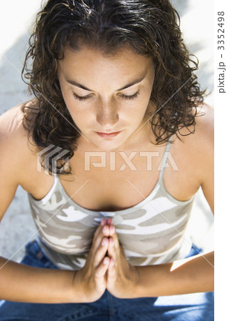 Woman doing yoga. 3352498