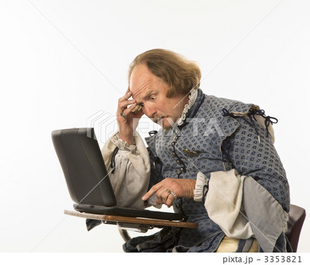 Shakespeare using laptop. 3353821