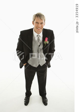 Portrait of groom. 3354919