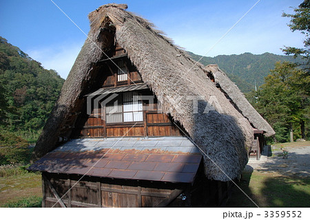 五箇山の「合掌造り集落」（五箇山／富山県南砺市） 3359552