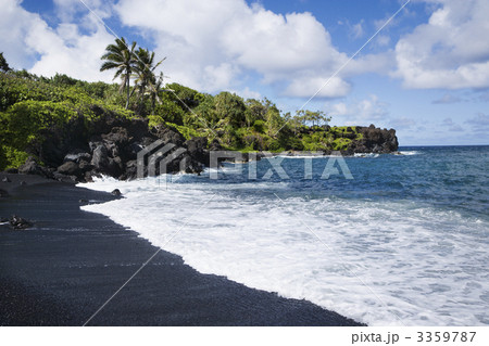 Black sand beach in Maui. 3359787