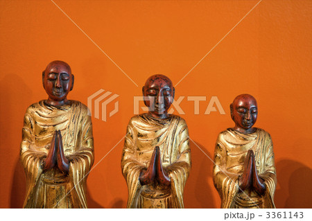 Wooden statues. 3361143