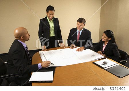 Women and men working. Women and men working. 3361402