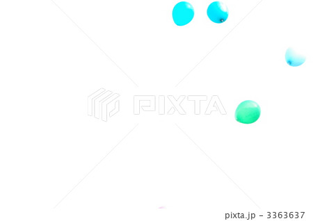 青空に舞う風船 青空に舞う風船 3363637