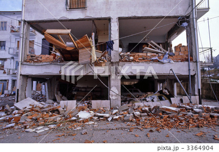 1980年 南イタリアの地震 1980年 南イタリアの地震 3364904