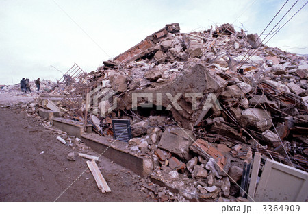 1980年　南イタリアの地震　 3364909