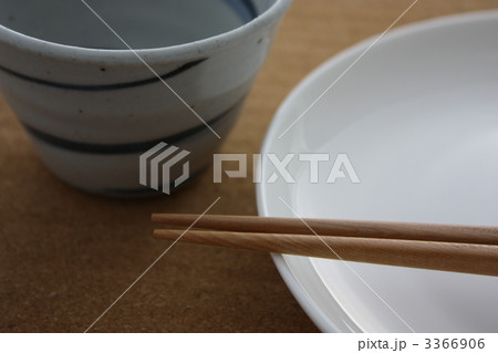 食器の写真。食材はまだない… 食器の写真。食材はまだない… 3366906