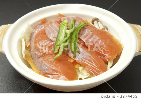お一人様用の鮭鍋 3374455