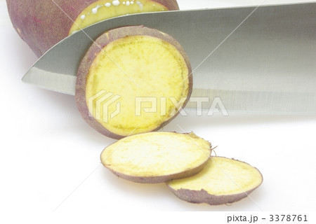 サツマイモを切る サツマイモを切る 3378761