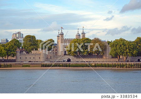テムズ川からのタワーオブロンドン 3383534