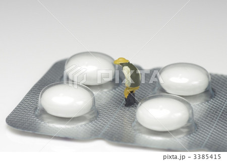 薬と老人 3385415