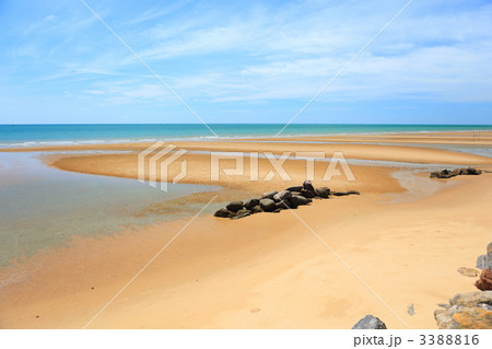 Beautiful golden send beach in Thailand Beautiful golden send beach in Thailand 3388816