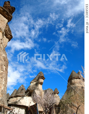 カッパドキア　岩石奇岩群 3389593