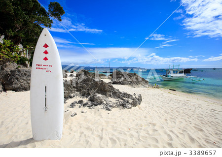 Tropical beach 3389657
